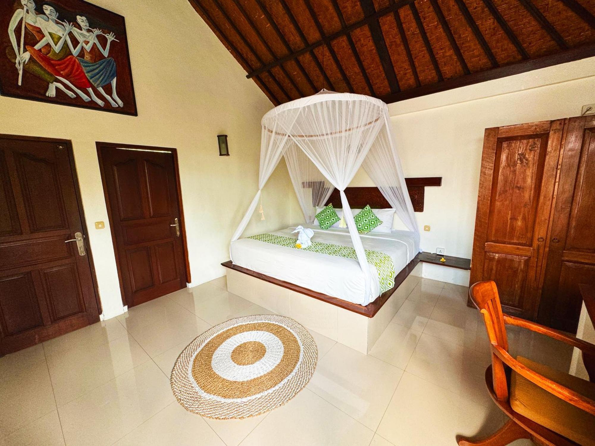 Bali Dyana Villa *